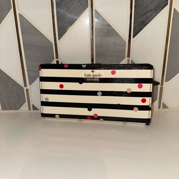 Kate Spade Confetti Dot Stacy Wallet with Storybook Lining - Picture 1 of 4
